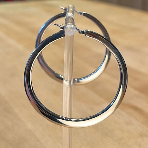 Italian Sterling Silver 2" Graduated Hoops – new in box - Picture 2 of 5